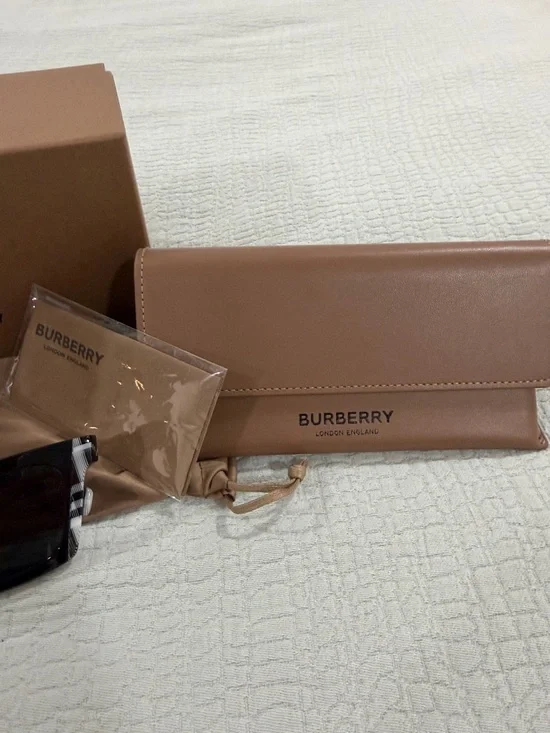 Burberry Briar Sunglasses - Picture 7 of 10